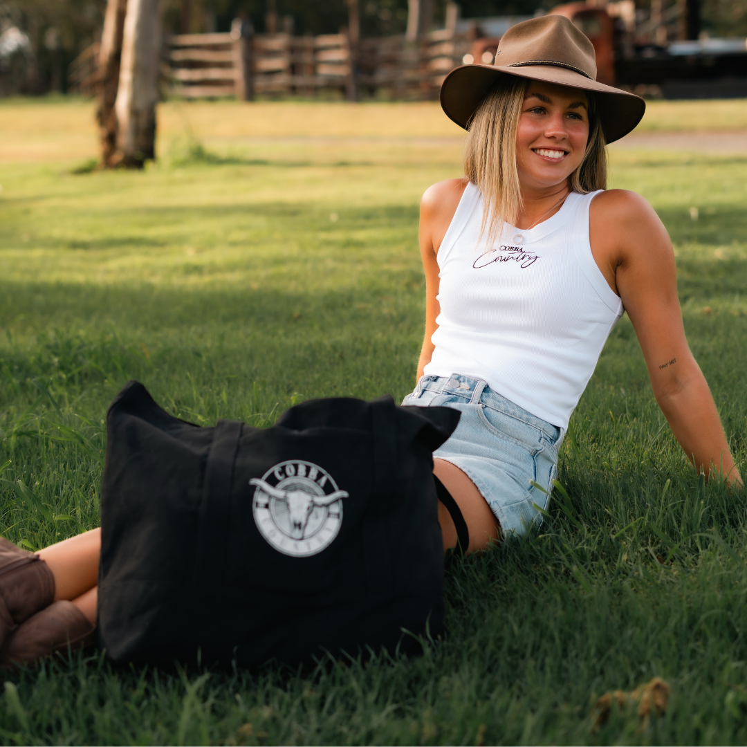 cobba_country_overnight_bag_front_view