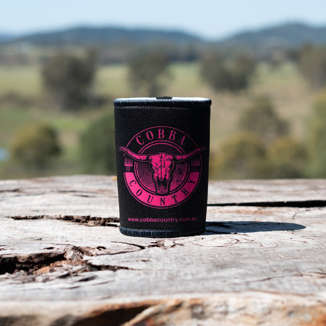 cobba_country_stubby_cooler_hunter_black/pink_design.png