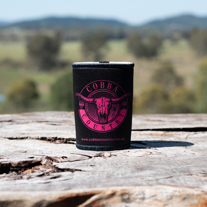 cobba_country_stubby_cooler_hunter_black/pink_design.png
