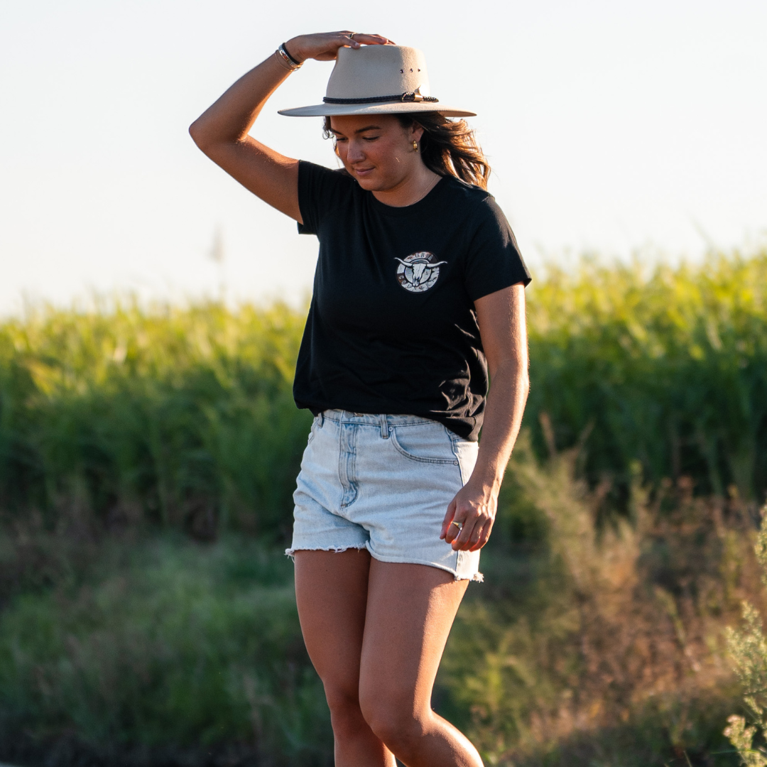 cobba_country_hunter_tee_cowhide_brown_pattern_outdoor_womens.jpg
